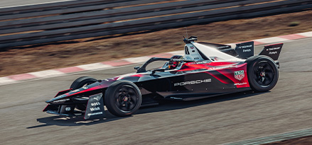 Porsche Formula E -auto radalla