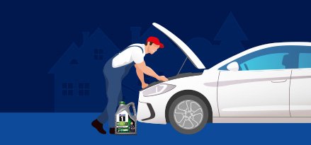 Henkilö auton konepellillä ja Mobil 1